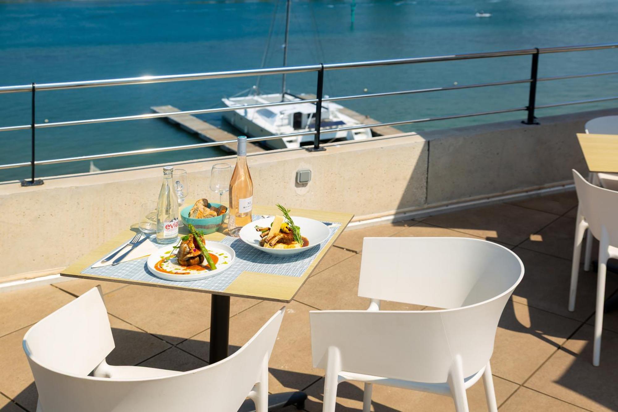 Golden Tulip Hotel & Rooftop Martigues Provence Buitenkant foto