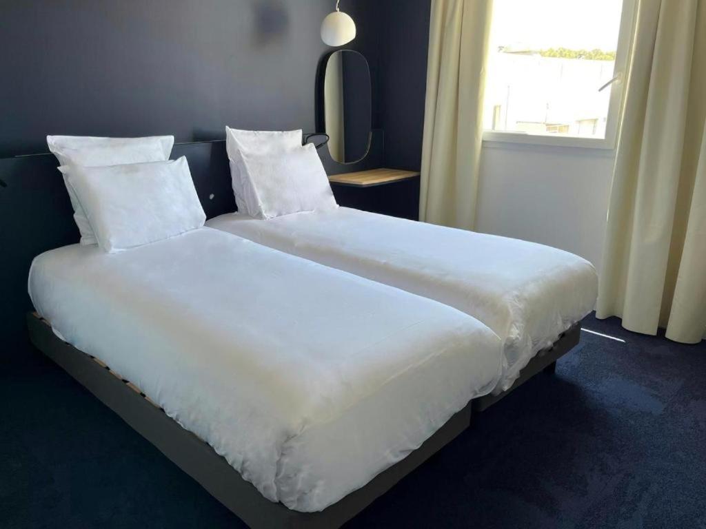 Golden Tulip Hotel & Rooftop Martigues Provence Kamer foto