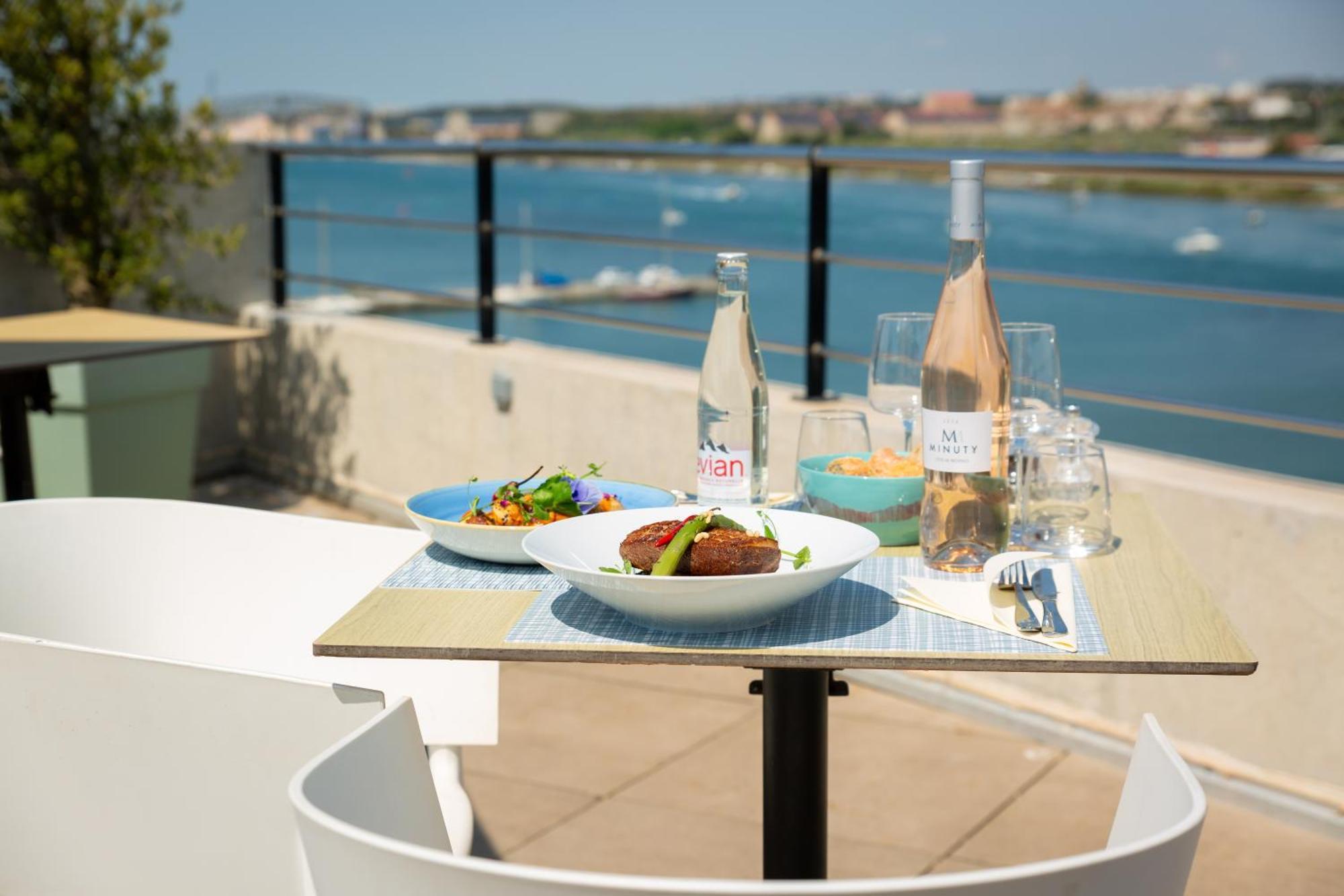 Golden Tulip Hotel & Rooftop Martigues Provence Buitenkant foto