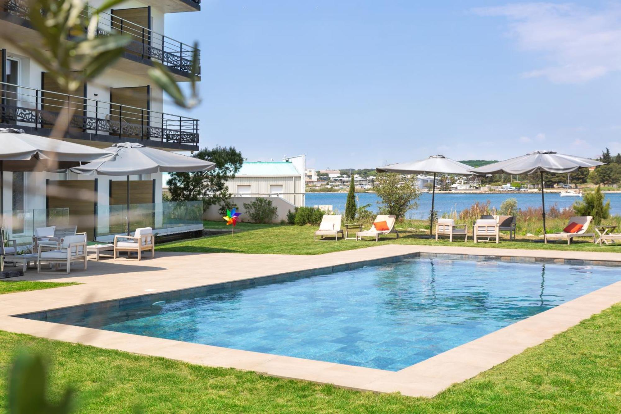 Golden Tulip Hotel & Rooftop Martigues Provence Buitenkant foto